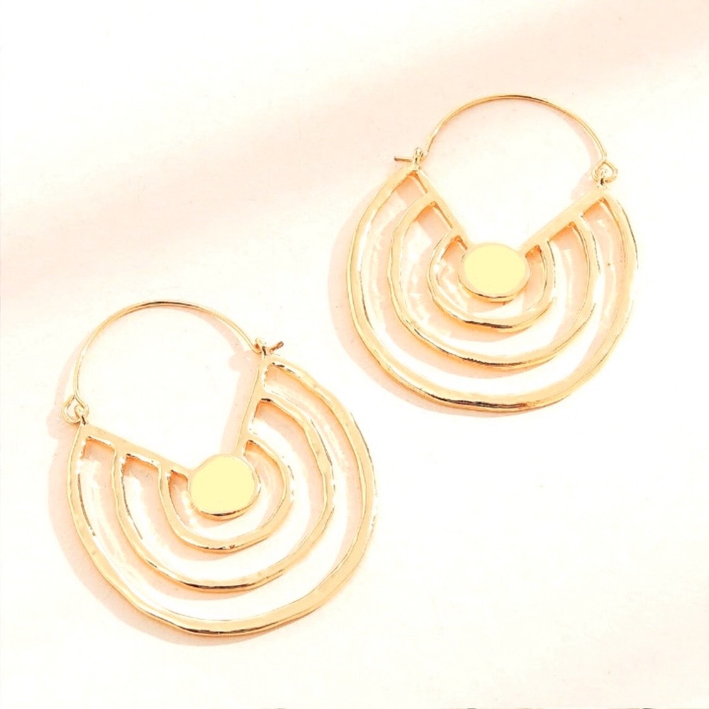 “Hammered Hoops” Inverse Rainbow Concentric Circle Sector Maze Geometric Earring - Picture 12 of 15